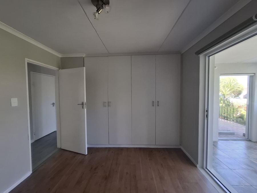 To Let 2 Bedroom Property for Rent in Bloubergstrand Western Cape